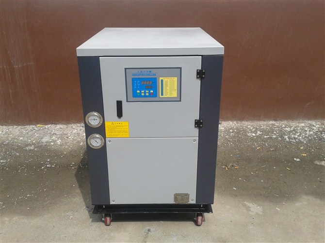 水冷式工業冷水機，箱式冷水機，工業冷水機組